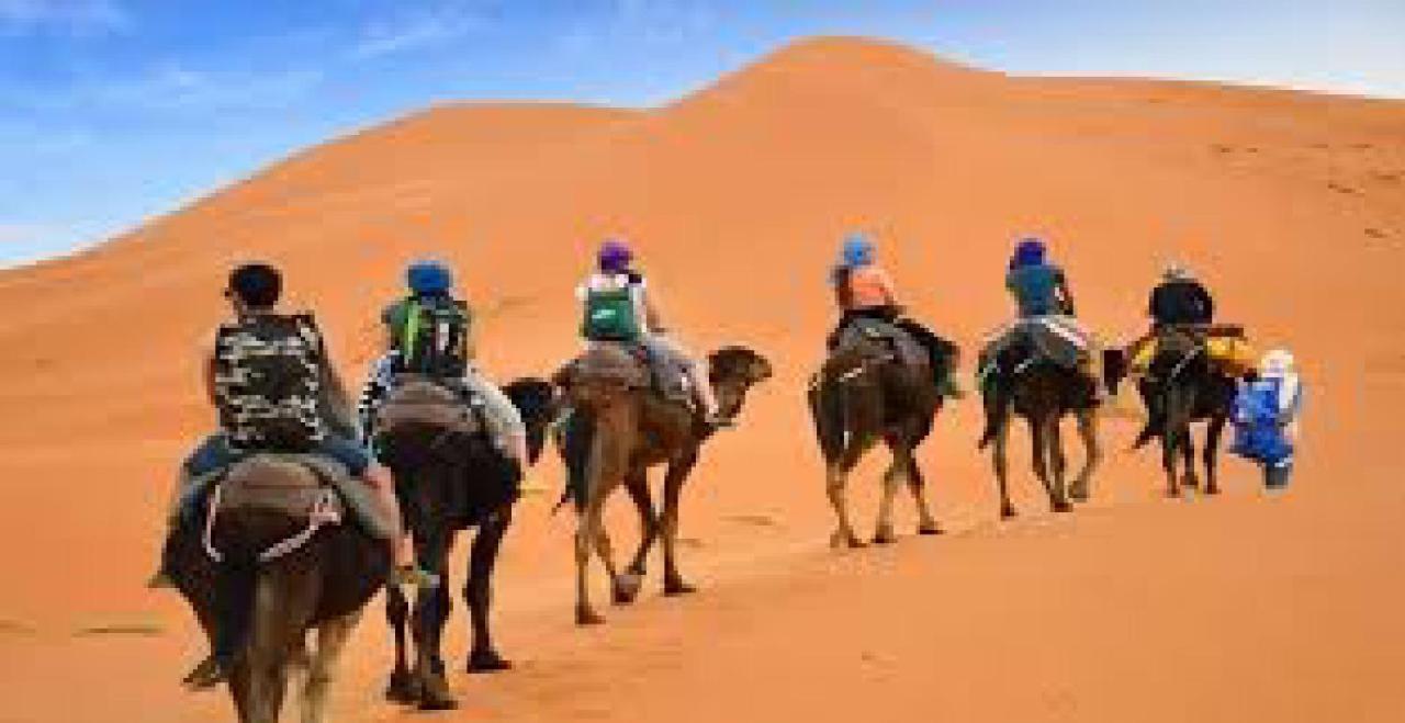 Les Pyramides Hotel Merzouga Exteriör bild